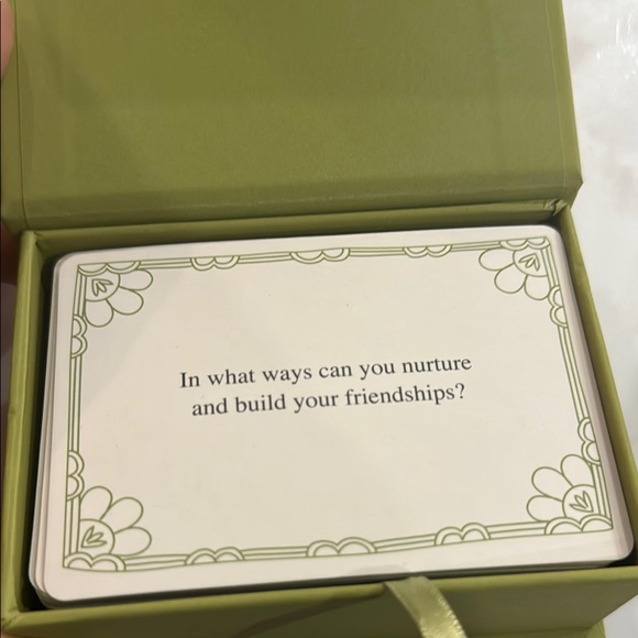 Rupi Kaur's Writing Prompts Gratitude - Green - Picture 2 of 2